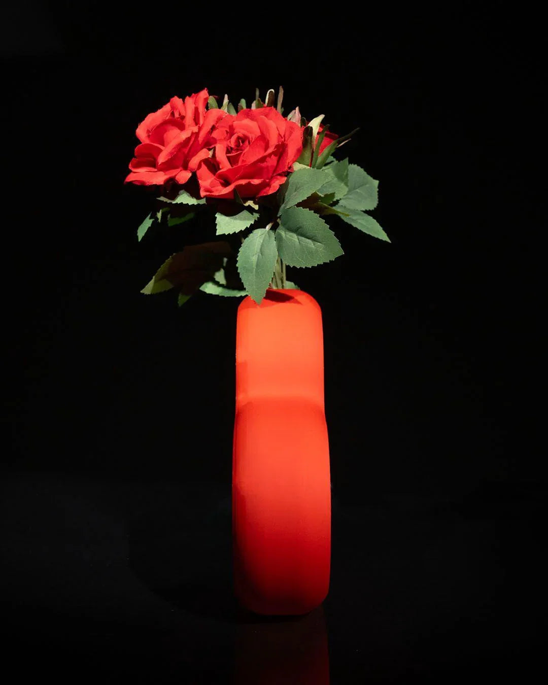 Vaso Cuore Rosso - Espressione di Amore Floreale