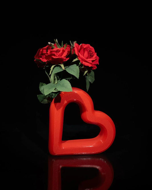 Vaso Cuore Rosso - Espressione di Amore Floreale