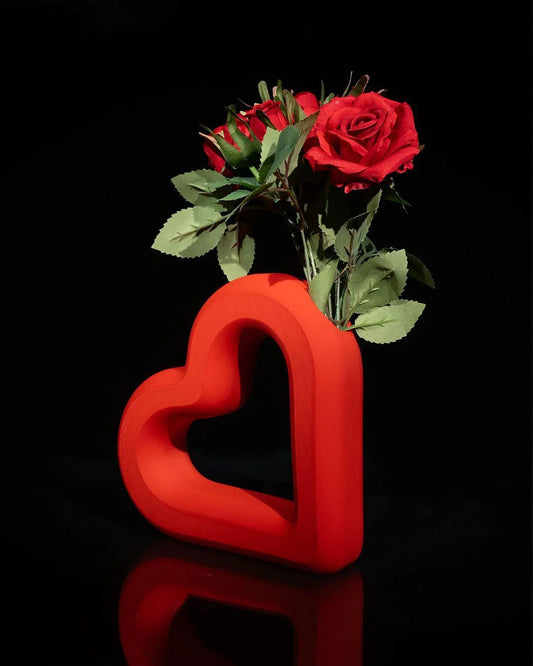 Vaso Cuore Rosso - Espressione di Amore Floreale
