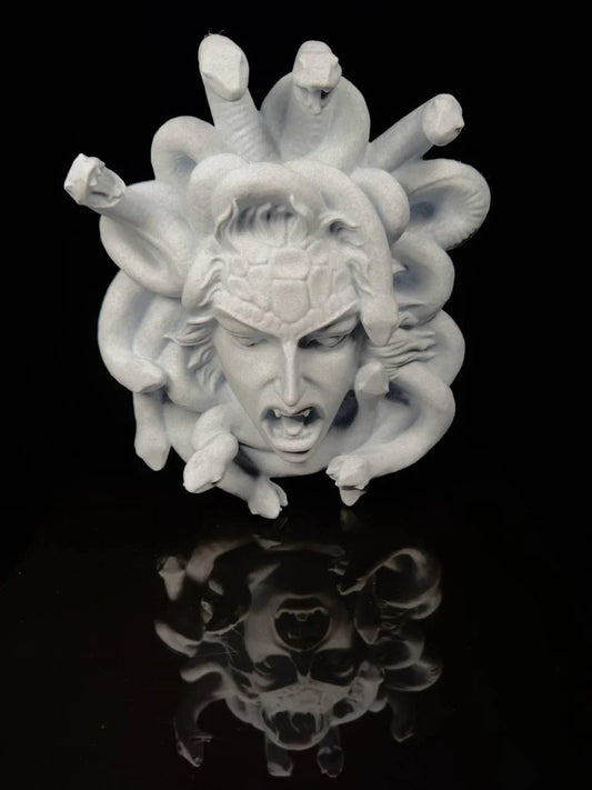 Medusa's Gaze: Pietra Marmorea